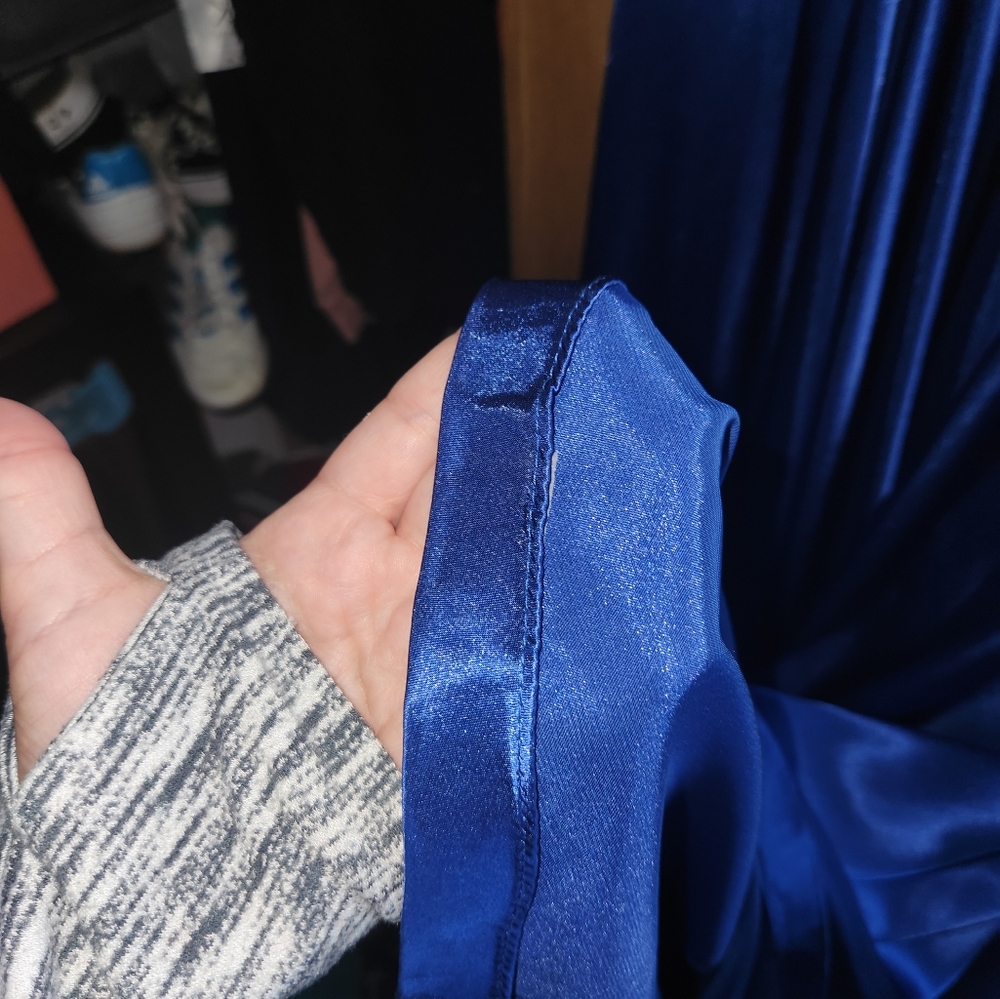 PROM DRESS - Picture 3 of 9
